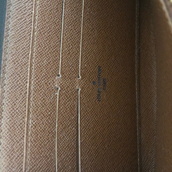 Louis Vuitton Zippy Wallet - Picture 5 of 7